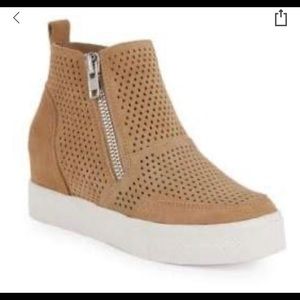 Steve Madden size 8 camel High tops